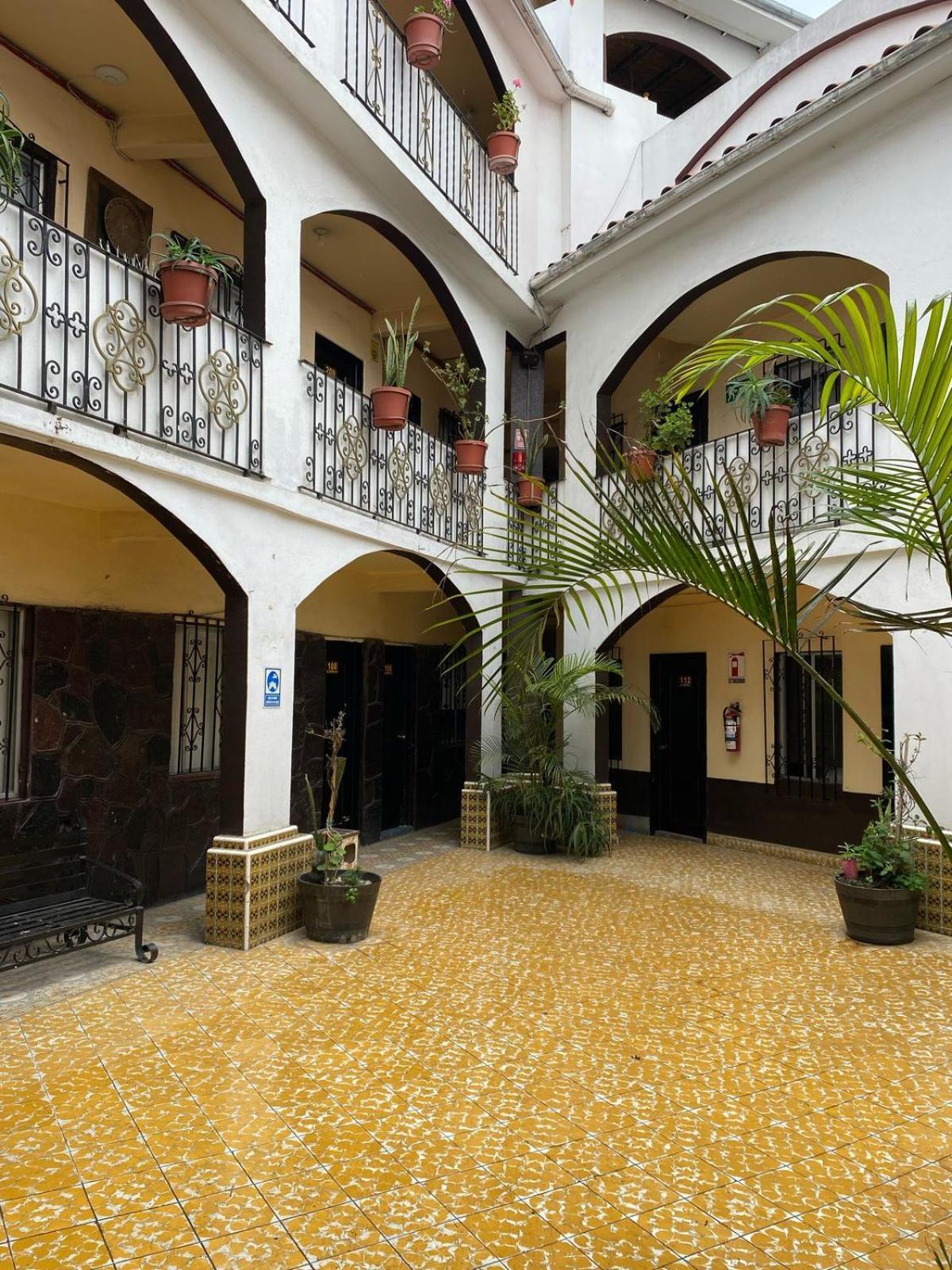 Hotel Yolanda Tijuana Buitenkant foto